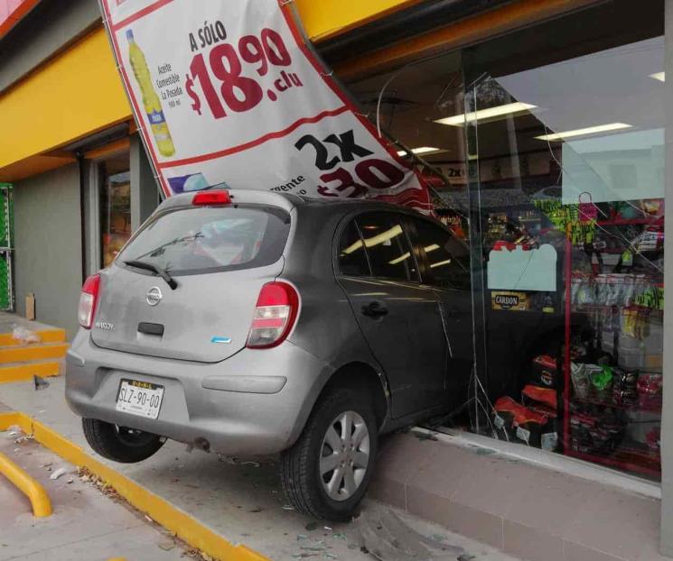 Hace su gracia y se da a la fuga Hace su gracia y se da a la fuga