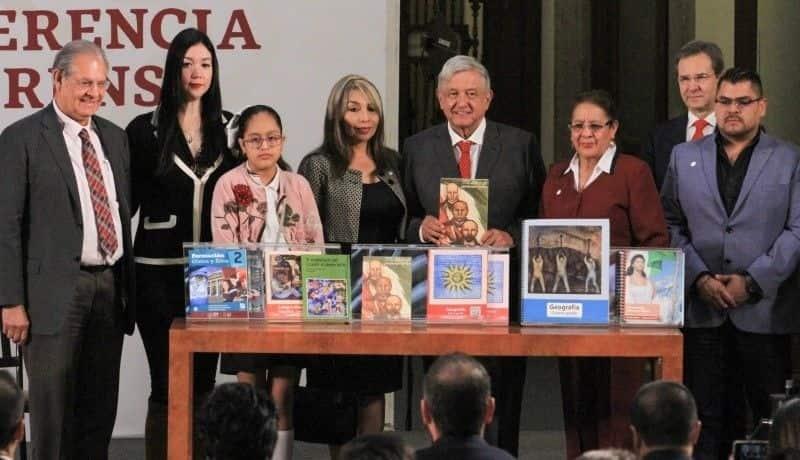 SEP digitalizará libros de texto gratuito de nivel básico