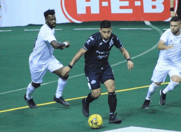 Llega Flash a 18 triunfos al vencer a Mesquite