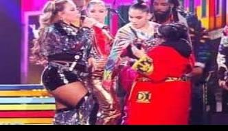 Amandititita y Sandra Echeverría cantan a dueto