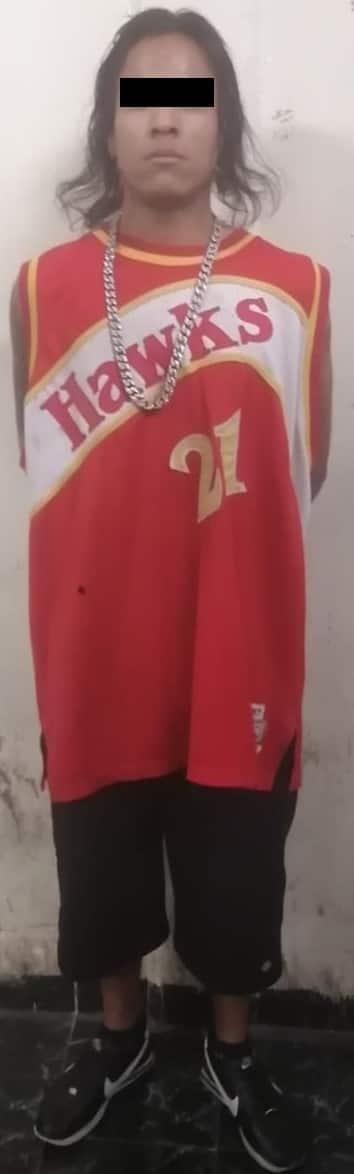 Detienen a joven con mariguana