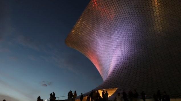 Museo Soumaya se iluminará de morado