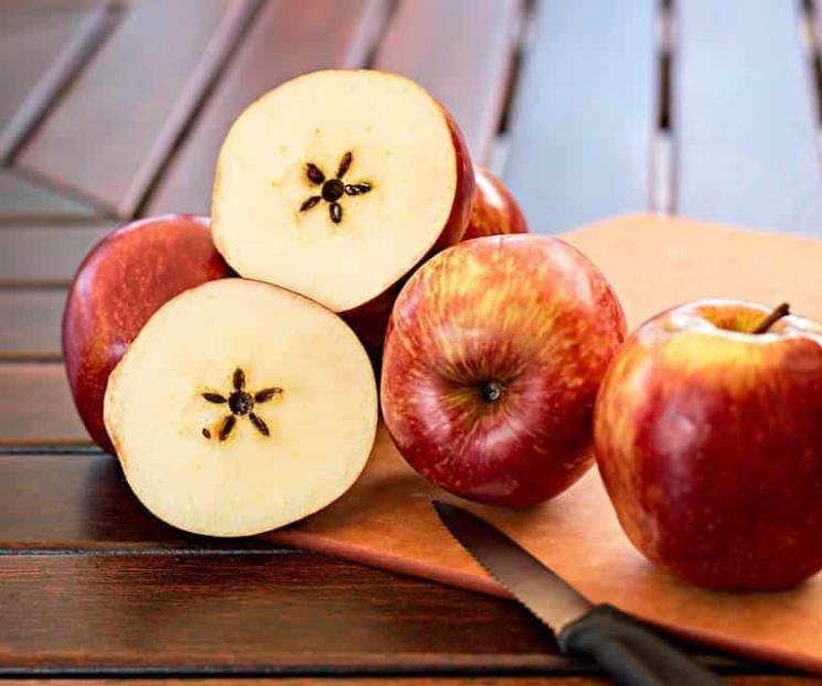 ¿Quitar o comer la cáscara de la manzana?