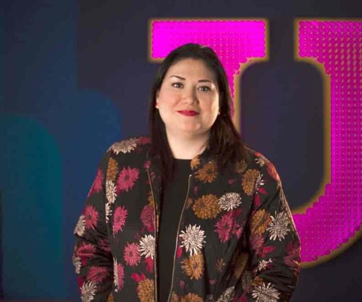 Lleva el performance a diversos espacios públicos Lleva el performance a diversos espacios públicos