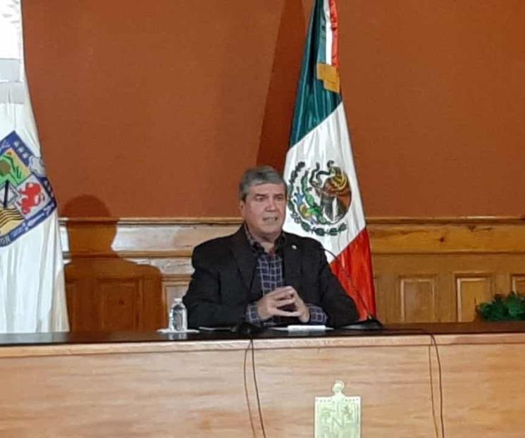 Evade Manuel Gzz hablar de suspensión por “broncofirmas”