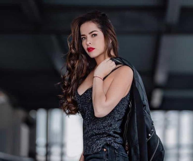 Danna García padece Covid-19 y es trasladada de emergencia