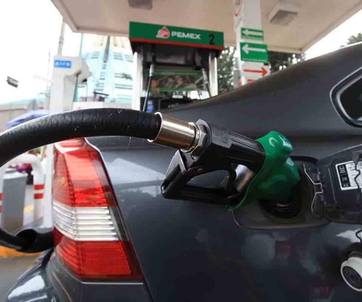 Gasolineras siguen vendiendo Magna a precios elevados