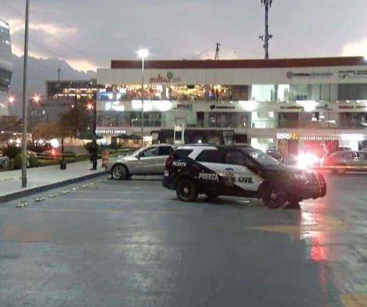 Columna de humo en Plaza Tanarah provoca movilización Columna de humo en Plaza Tanarah provoca movilización