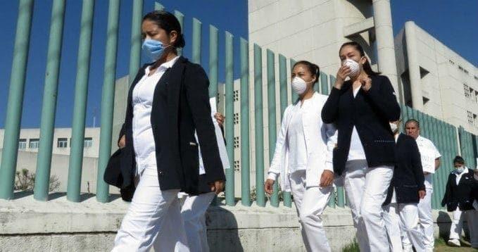 Enfermeras, blanco de ataques; agreden a una con cloro