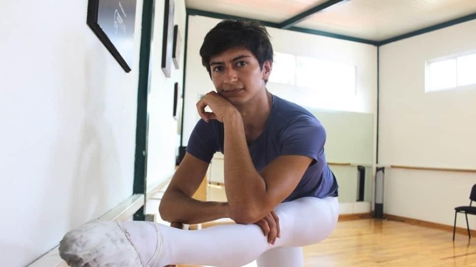 Bailarín mexicano cuenta experiencia en Japón por Covid-19