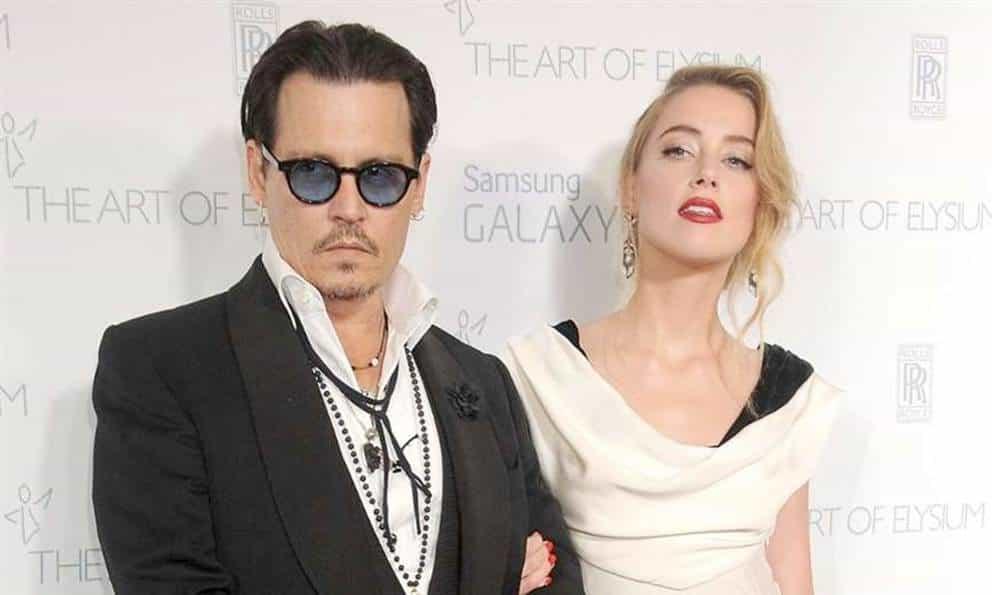 Depp perdió un dedo en una pelea con Amber Heard