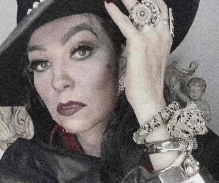 Thalía rinde homenaje a María Félix