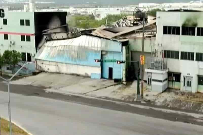 Controlan fuego en empresa tras 10 horas