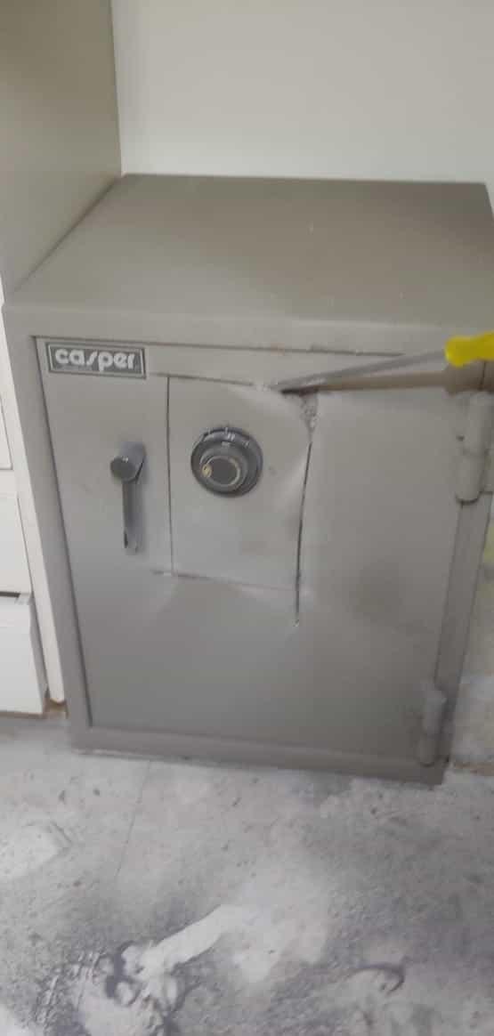 Intentan saquear caja fuerte