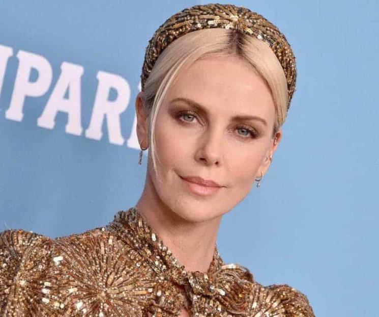 Brinda Charlize apoyo a mujeres que sufren violencia