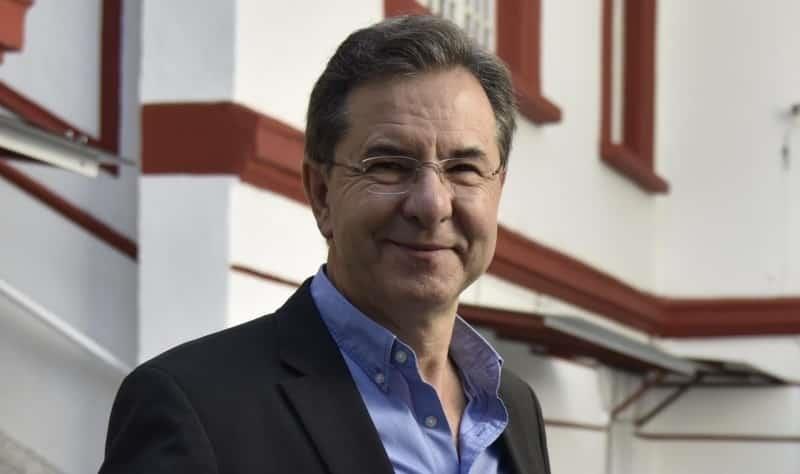 Entregan materiales educativos a más de 300 mil alumnos