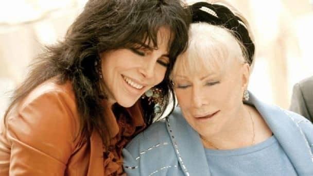 Daniela Romo ofrece condolencias a familia de Verónica