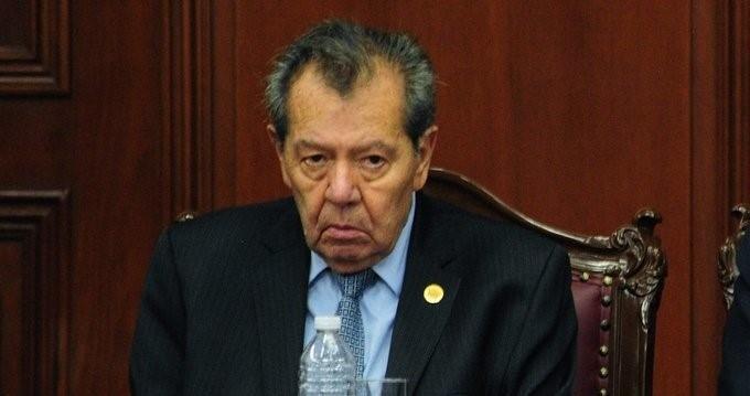 Rechaza Muñoz Ledo reducción de sueldos