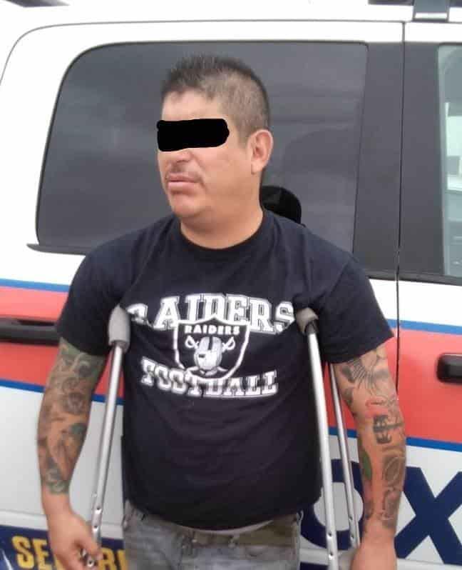 Caen en auto robado y con 300 mil pesos