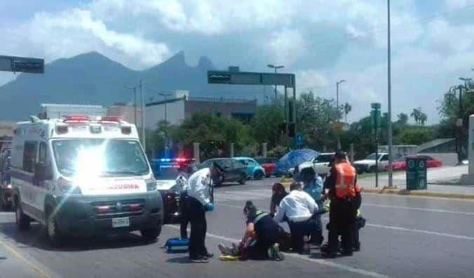 Auxilia De la O a hombre atropellado Auxilia De la O a hombre atropellado