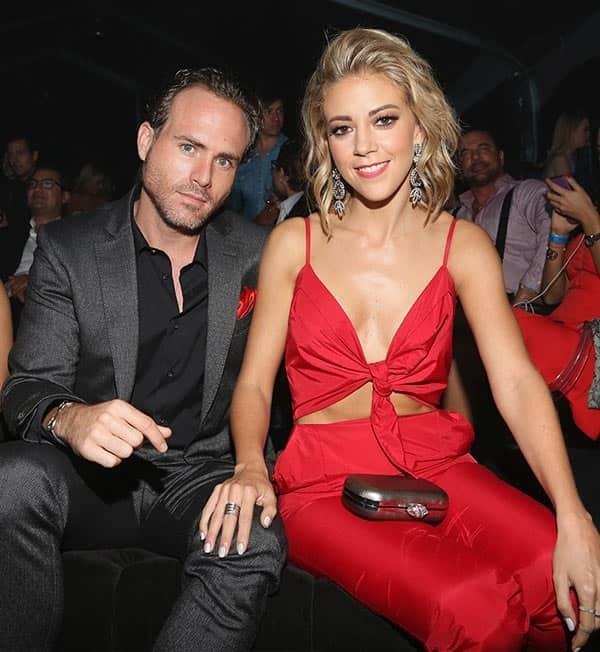 Anuncian Fernanda Castillo y Erik Hayser su compromiso