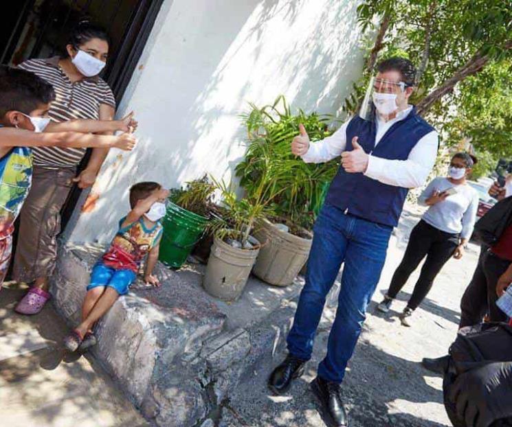 Elaboran regias 200 mil cubrebocas