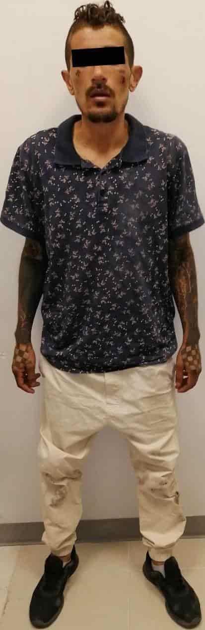 Acosa a mujeres; lo detienen