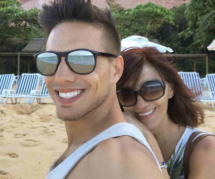 Vadhir Derbez presenta a su mamá