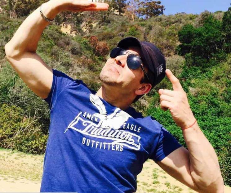 Atacan a Omar por supuestamente filmar con dinero público