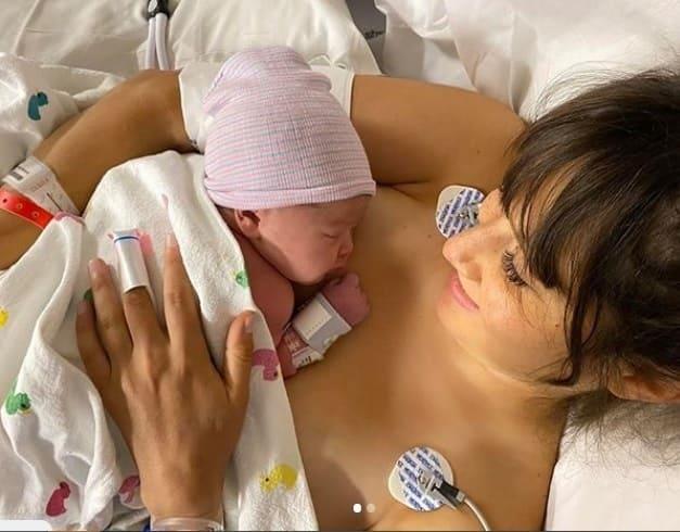 Hanna, de Ha*Ash, se convierte en mamá