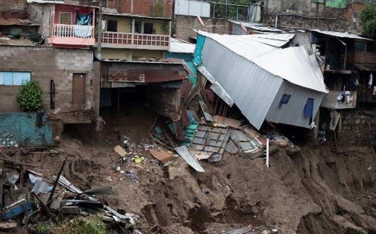Golpean fuerte tormentas a Centroamérica