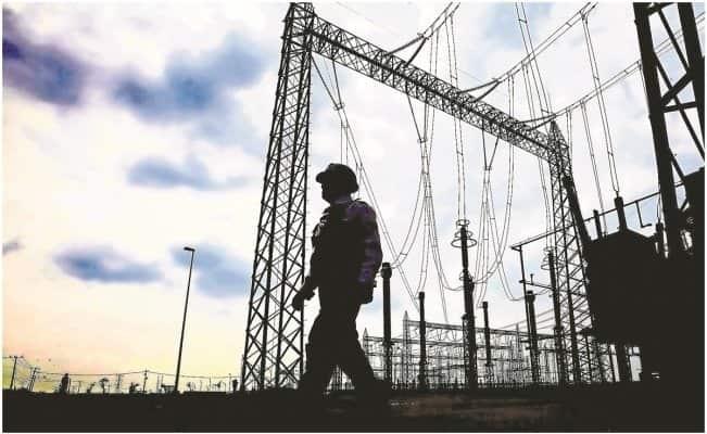 Sube servicio de transmisión a generadores de energías Sube servicio de transmisión a generadores de energías
