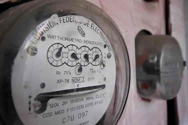 AMLO revisará que no se cobre reconexión de electricidad