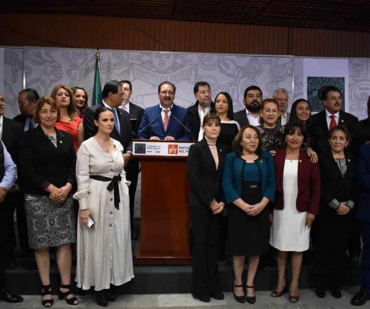 Celebra valiosa contribución de mujeres en la política