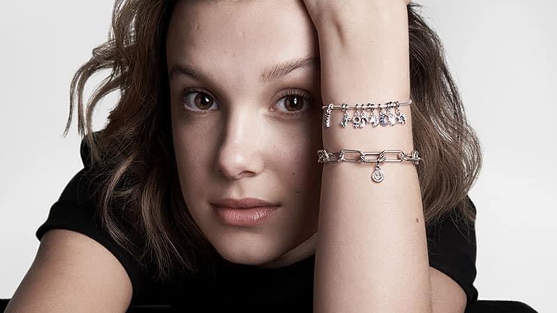 Lanza Millie Bobby Brown curiosa colección de joyas