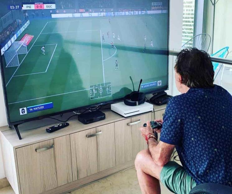 Ricardo La Volpe salió vago para los videojuegos