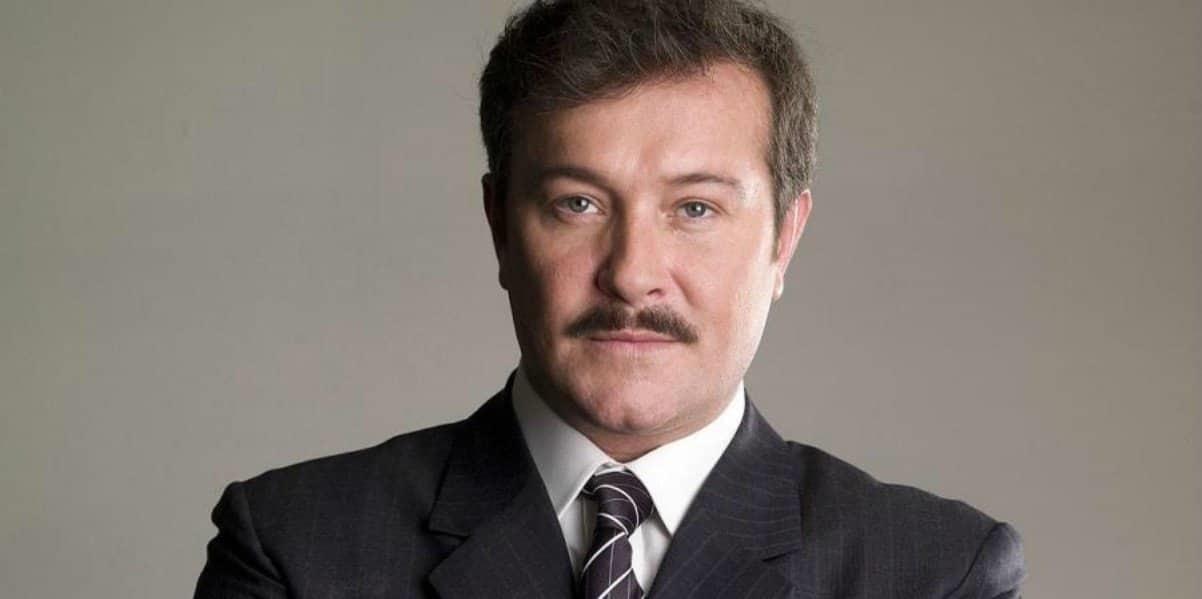 Arturo Peniche llora la muerte de 4 familiares por Covid-19