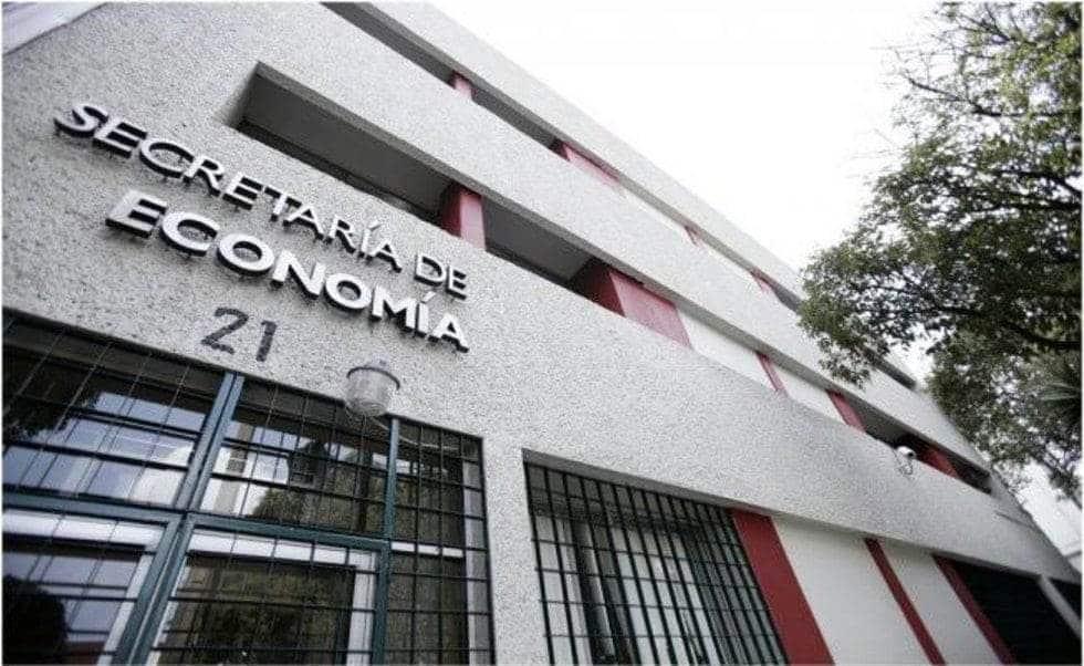 SE expresa que aún analiza reducir computadoras