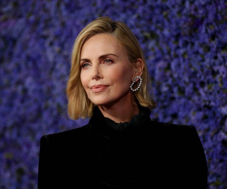 Charlize Theron es sustituida por una actriz más joven Charlize Theron es sustituida por una actriz más joven