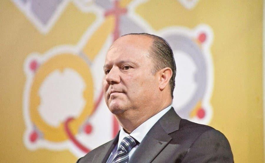 Denuncia UIF a César Duarte por lavado de dinero