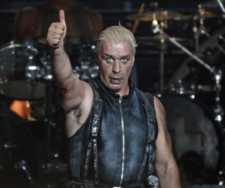 Rammstein de manteles largos por Du hast