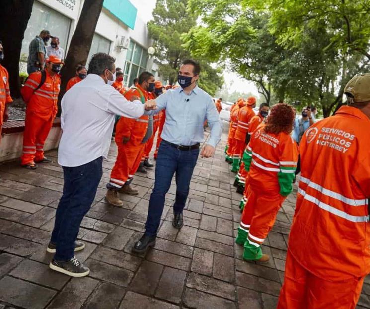 Reconoce Adrián a trabajadores