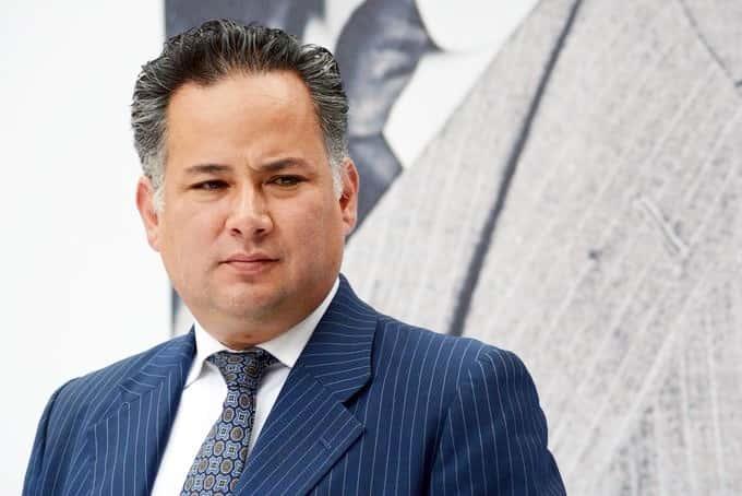 Lavan chinos dinero para CJNG con zapatos