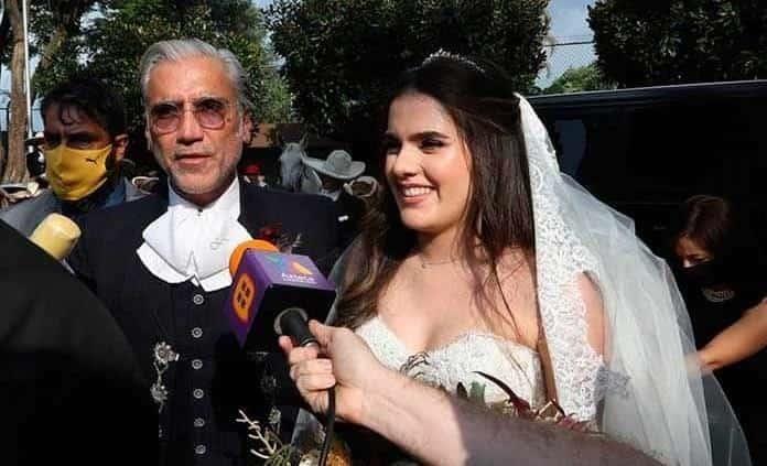 Critican a hija de Alejandro Fernández por boda