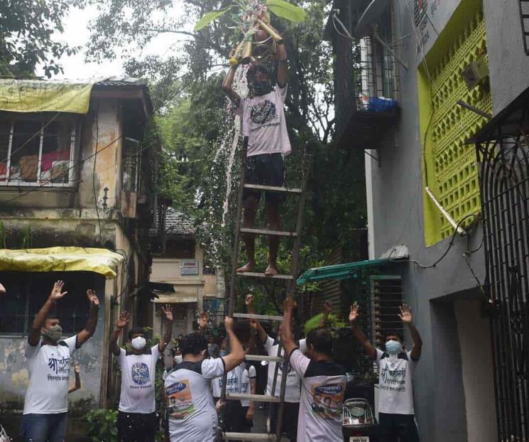 Sin pirámides humanas en festival Lord Krishna Sin pirámides humanas en festival Lord Krishna