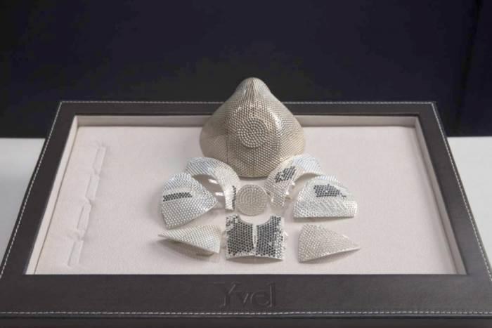 Crean mascarilla para Covid-19 con diamantes