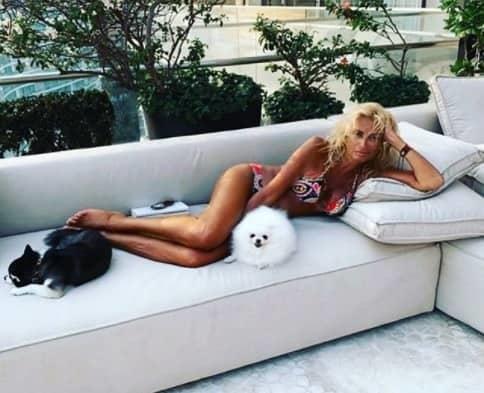 Adela Micha posa con mucha seguridad en bikini Adela Micha posa con mucha seguridad en bikini