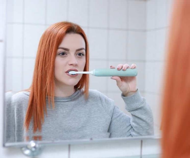 Enjuague bucal podría reducir riesgo de transmisión de Covid Enjuague bucal podría reducir riesgo de transmisión de Covid