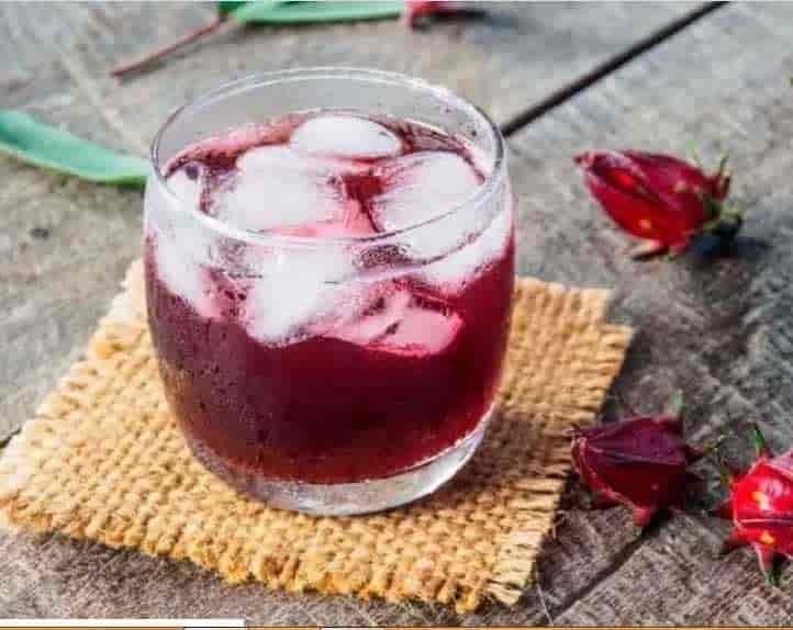 Qué efectos secundarios tiene el agua de jamaica