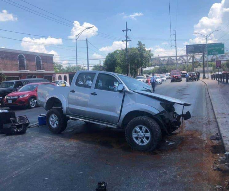 Estrella su camioneta; muere prensado Estrella su camioneta; muere prensado